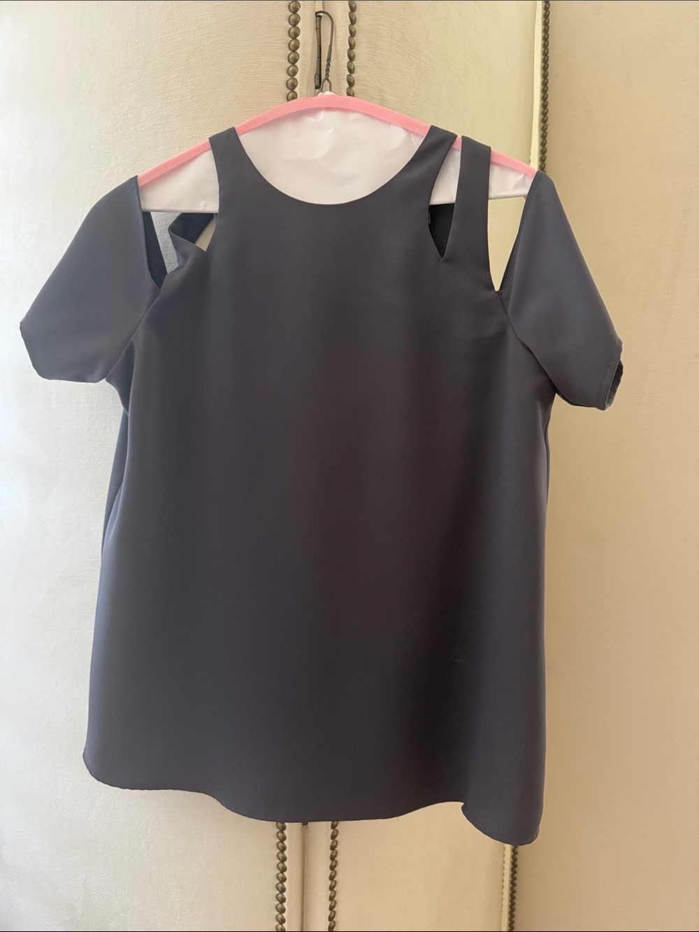 cooper & ella Charcoal Cold-Shoulder Short Sleeve Top